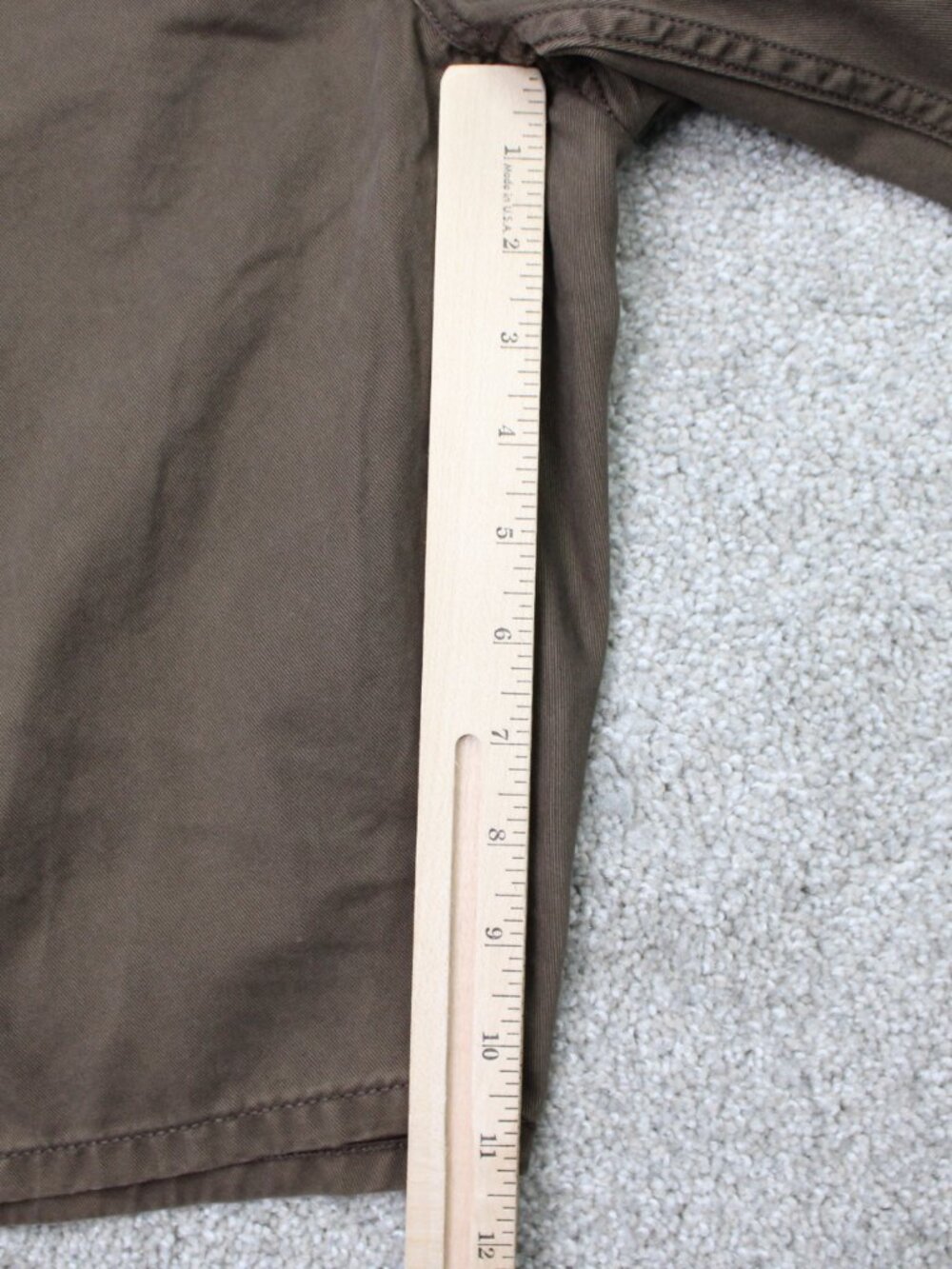 Levi's Shorts NWT Mens 48 Brown 11" Cargo Pocket Chino Flat Front 100% Cotton - Picture 3 of 14